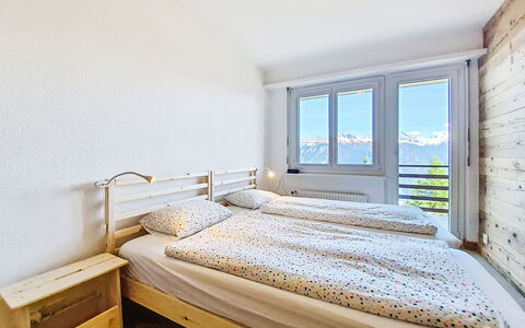 La Roseraie B 24: Madera, Casa, Departamento, Habitación, Lecho, Cama, Marco De La Cama, Madera Dura, Congelación, Hotel