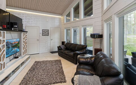 Nuunalahti: Diseño De Interiores, Madera, Techo, Sofá, Piso, Casa, Mueble, Sala, Suelo, Encendiendo