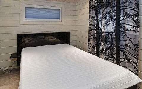Nuunalahti: Madera, Habitación, Cama, Suelo, Piso, Lecho, Sábana, Marco De La Cama, Habitación, Linos