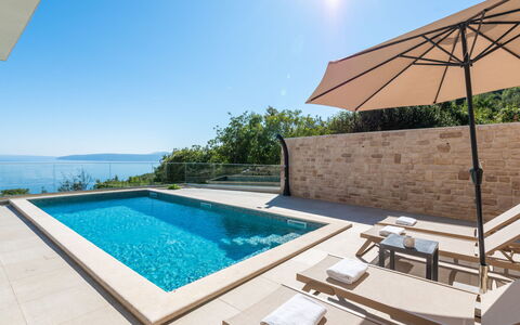 Marmonte: Agua, Piscina, Mueble Para Exteriores, Material Compuesto, Recurso, Ocio, Sombra, Sunlounger, Paraguas, Eco Hotel