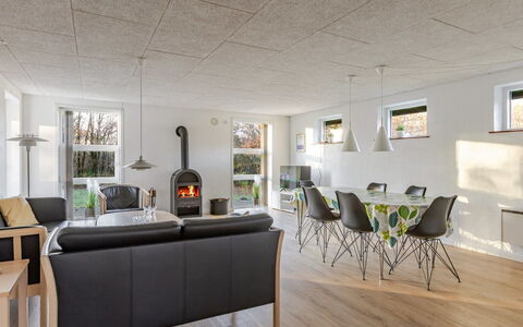 Gildo - 30Km from the Sea: Cabaña, Patio Interior, Yarda, Edificios Del Jardín, Cobertizo, Vía Muerta, Mueble Para Exteriores, Cuarto De Troncos, Estructura Al Aire Libre, Choza
