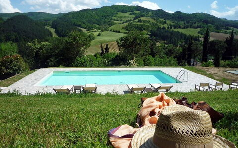 Torre Fantini: Ocio, Colina, Recreación, Piscina, Vacaciones, Mueble Para Exteriores, Hill Station, Jardín, Césped, Casa De Campo