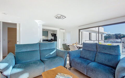 Veleda: Mueble, Departamento, Sofá, Silla, Sala, Hotel, Sofa Cama, Ático, Recurso