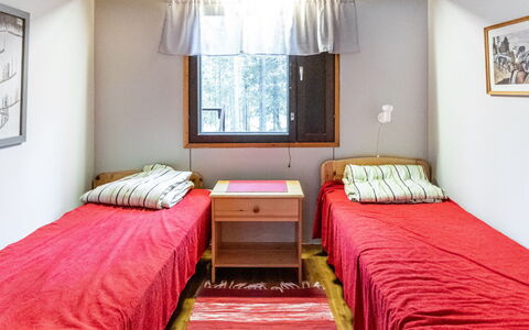Mettonpesä: Mueble, Diseño De Interiores, Cama, Piso, Pared, Suelo, Habitación, Madera, Sábana, Habitación