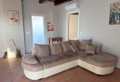 Alma Montis - Frabosa Sottana: Mueble, Madera, Piso, Suelo, Diseño De Interiores, Habitación, Sala, Suelos De Madera, Comodidad, Silla