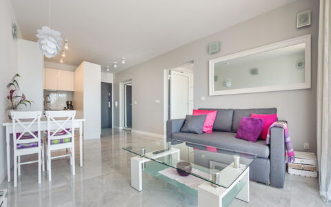 Gardenia: Mueble, Silla, Mesa, Departamento, Mueble Para Exteriores, Balcón, Cocina Y Comedor Mesa, Condominio, Sombra, Patio