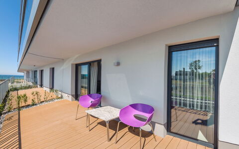 Gardenia: Mueble, Silla, Mesa, Departamento, Mueble Para Exteriores, Balcón, Cocina Y Comedor Mesa, Condominio, Sombra, Patio