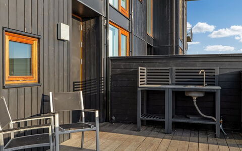 Saxi - 650M from the Sea: Cabaña, Patio Interior, Yarda, Edificios Del Jardín, Cobertizo, Vía Muerta, Mueble Para Exteriores, Cuarto De Troncos, Estructura Al Aire Libre, Choza