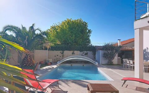 Les Roselières: Piscina, Recurso, Mueble Para Exteriores, Material Compuesto, Eco Hotel, Sombra, Ocio, Hacienda, Silla, Sunlounger