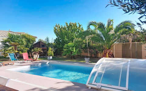 Les Roselières: Piscina, Recurso, Material Compuesto, Ocio, Eco Hotel, Jardín, Sombra, Paisajismo, Mueble Para Exteriores, Hotel