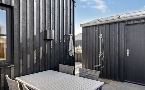 Eida - 500M from the Sea: Cabaña, Patio Interior, Yarda, Edificios Del Jardín, Cobertizo, Vía Muerta, Mueble Para Exteriores, Cuarto De Troncos, Estructura Al Aire Libre, Choza