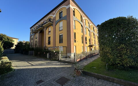 Al Civico 80: Departamento, Balcón