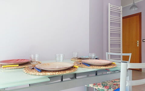 Jad: Mueble, Diseño De Interiores, Mesa, Suelo, Piso, Silla, Habitación, Rosado, Comedor, Cocina Y Comedor Mesa