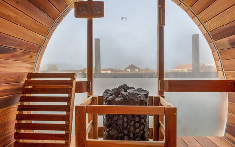 Thorin - 1.2Km from the Sea: Cabaña, Patio Interior, Yarda, Edificios Del Jardín, Cobertizo, Vía Muerta, Mueble Para Exteriores, Cuarto De Troncos, Estructura Al Aire Libre, Choza