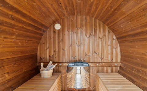 Antomine - 150M from the Sea: Madera, Casa, Porche, Cubierta, Madera Dura, Techo, Manchas De Madera, Suelos De Madera, Eco Hotel