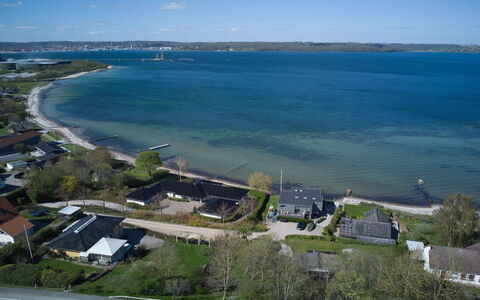 Hilde - 75M from the Sea: Azul, Cabaña, Casa, Casa, Casa De Campo, Inmuebles, Vía Muerta