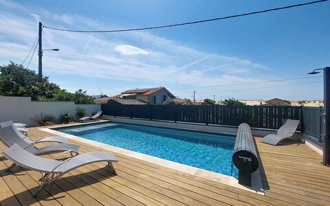 Villa Dune: Piscina, Material Compuesto, Recurso, Sombra, Eco Hotel, Mueble Para Exteriores, Cubierta, Hotel, Sunlounger