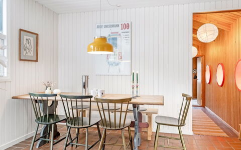 Antti - from the Sea: Mueble, Diseño De Interiores, Madera, Piso, Mesa, Encendiendo, Lámpara, Comedor, Suelo, Cocina Y Comedor Mesa
