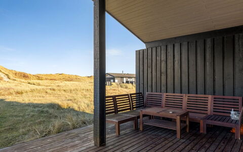 Odeta - 50M from the Sea: Cabaña, Patio Interior, Yarda, Edificios Del Jardín, Cobertizo, Vía Muerta, Mueble Para Exteriores, Cuarto De Troncos, Estructura Al Aire Libre, Choza