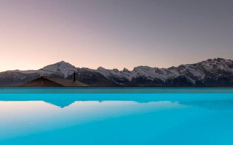 Chalet V mit Lift und Pool