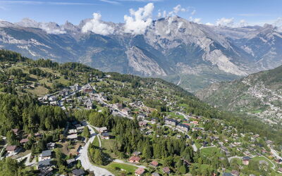 Chalet V mit Lift und Pool