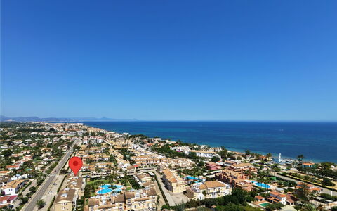 La Rosaleda: Barrio Residencial, Mar, Vista Panorámica, Costa, Costeras Y Los Accidentes Geográficos Oceánico, Fotografía Aérea, Oceano, Playa, Apuntalar, Suburbio