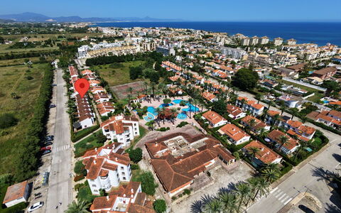 Dénia 631: Piscina, Recurso, Eco Hotel, Mueble Para Exteriores, Ciudad De Vacaciones, Hotel, Balneario, Hacienda, Villa