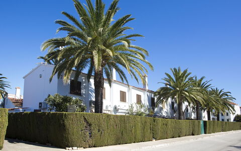 El Palmar: Cielo, Planta, Edificio, Tiempo De Día, Árbol, Ventana, Arecales, Cuerpo De Agua, Paisaje, Plantas Leñosas