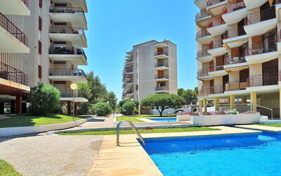 Jávea 163: Edificio, Planta, Agua, Cielo, Tiempo De Día, Propiedad, Ventana, Azur, Árbol, Piscina