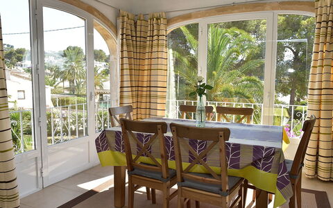 Toscal: Propiedad, Habitación, Mueble, Porche, Edificio, Diseño De Interiores, Bienes Raíces, Casa, Mesa, Comedor