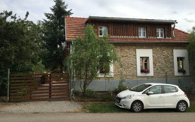 Ferienvilla mit Terrasse, Grill und Garten