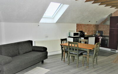 Helle Ferienwohnung in Mehren mit Eigenem Garten