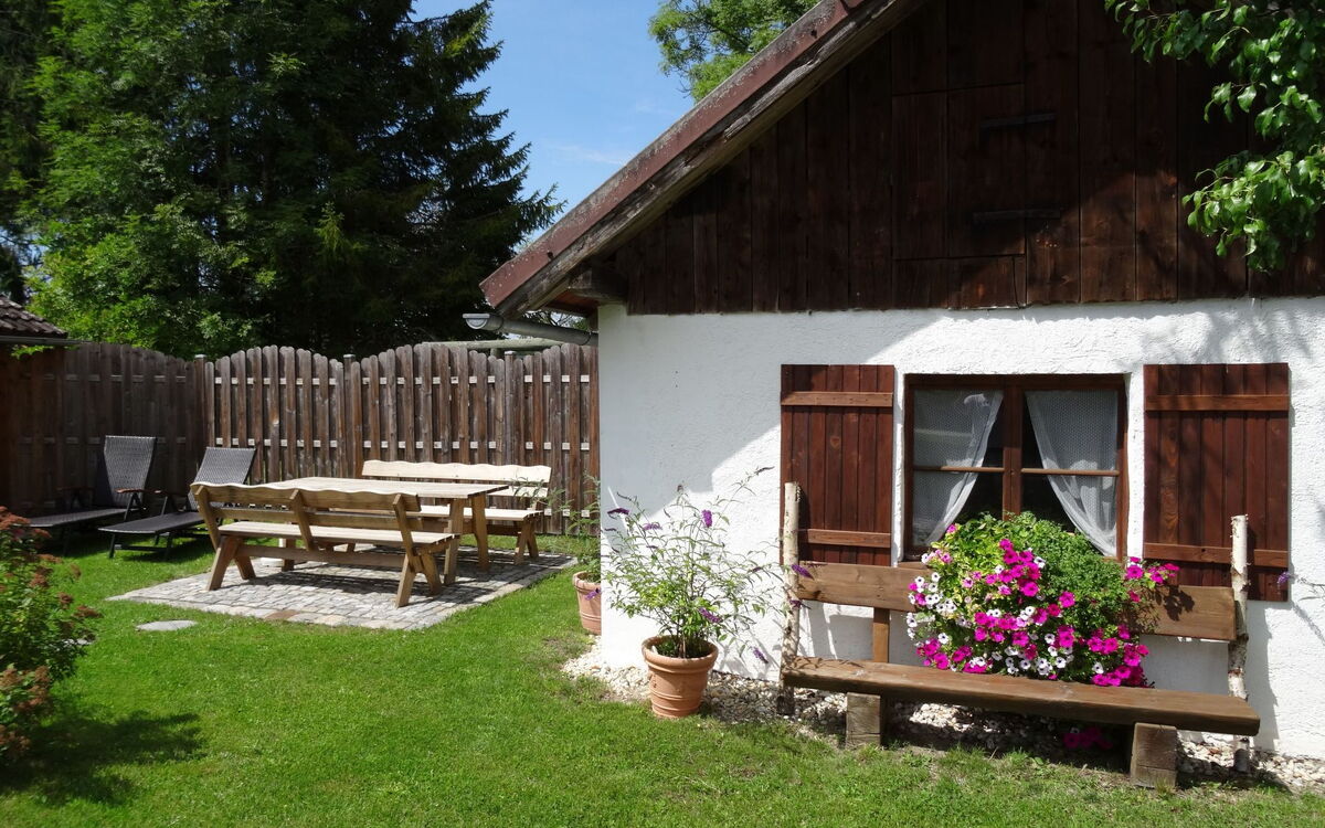Landhaus mit Sonnenterrasse und Garten