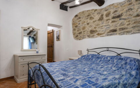 L'Oasi del Poggio: Habitación, Mueble, Cama, Lecho, Linos, Diseño De Interiores, Sábana, Casa, Marco De La Cama, Habitación