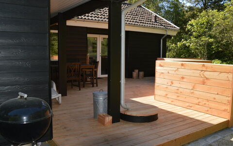 Juditha - 750M from the Sea: Madera, Piso, Suelo, Madera Dura, Suelos De Madera, Manchas De Madera, Cubierta, Tablón, Mueble Para Exteriores, Maderas