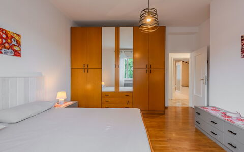 Ca dei Noni: Mueble, Piso, Diseño De Interiores, Suelo, Madera, Cama, Habitación, Habitación, Gabinetes, Departamento