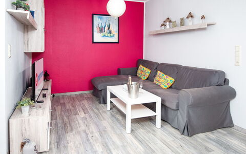 Mars: Mueble, Diseño De Interiores, Piso, Suelo, Sofá, Habitación, Suelos De Madera, Sala, Casa, Departamento