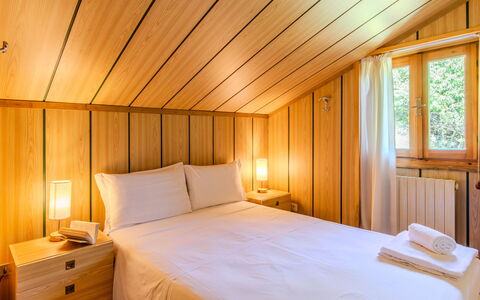 Erika: Madera, Diseño De Interiores, Suelo, Techo, Manchas De Madera, Madera Dura, Cama, Habitación, Tablón, Recurso