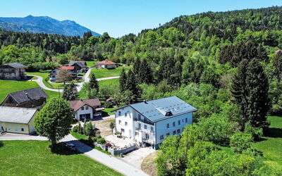 Sankt Jakob im Rosental 1: Árbol, Casa, Casa, Barrio Residencial, Arquitectura, Paisaje, Cabaña, Área Rural, Asentamientos Humanos