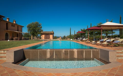 Villa Peccioli: Piscina, Recurso, Inmuebles, Eco Hotel, Hacienda, Paisajismo, Casa De Campo, Villa, Sunlounger, Mueble Para Exteriores