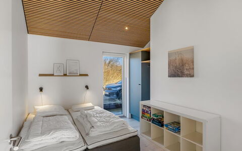 Gudrid - 400M from the Sea: Diseño De Interiores, Techo, Madera, Habitación, Cama, Suelo, Piso, Habitación, Mueble, Lecho