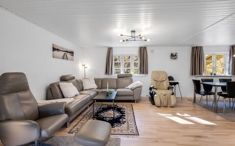 Senija - 6.5Km from the Sea: Sofá, Diseño De Interiores, Mueble, Techo, Sala, Piso, Casa, Suelo, Habitación, Departamento
