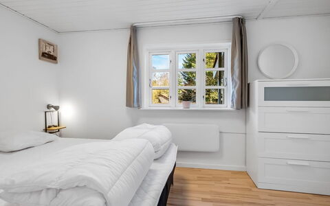 Senija - 6.5Km from the Sea: Habitación, Cama, Lecho, Sábana, Casa, Departamento, Marco De La Cama, Almohada, Arrojar La Almohada, Linos