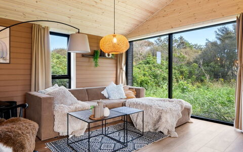 Afkar - 900M from the Sea: Mueble, Madera, Diseño De Interiores, Piso, Suelo, Silla, Habitación, Techo, Sala, Departamento