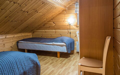 Tahkon Polar: Suelo, Piso, Madera, Diseño De Interiores, Techo, Mueble, Suelos De Madera, Habitación, Cama, Habitación