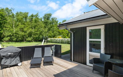 Merrit - 280M from the Sea
