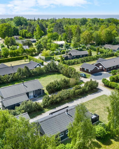 Anouk - 700M from the Sea