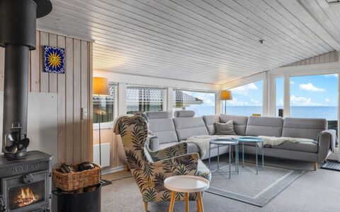 Nedelko - 20M from the Sea: Madera, Mueble, Diseño De Interiores, Sofá, Suelo, Piso, Sala, Casa, Techo