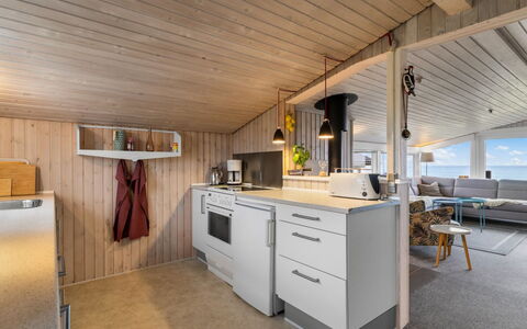 Nedelko - 20M from the Sea: Madera, Diseño De Interiores, Piso, Techo, Suelo, Mostrador, Cocina, Habitación, Mueble, Lámpara