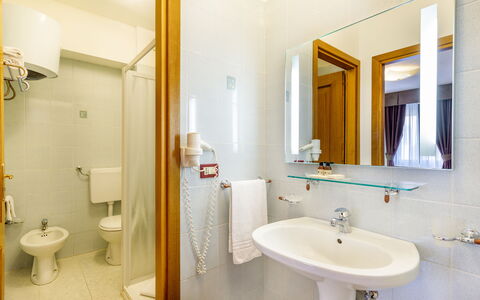 Alghero Residence, Seaside Apartments: Diseño De Interiores, Piso, Suelo, Techo, Mueble, Encendiendo, Habitación, Habitación, Marco, Marco De La Cama